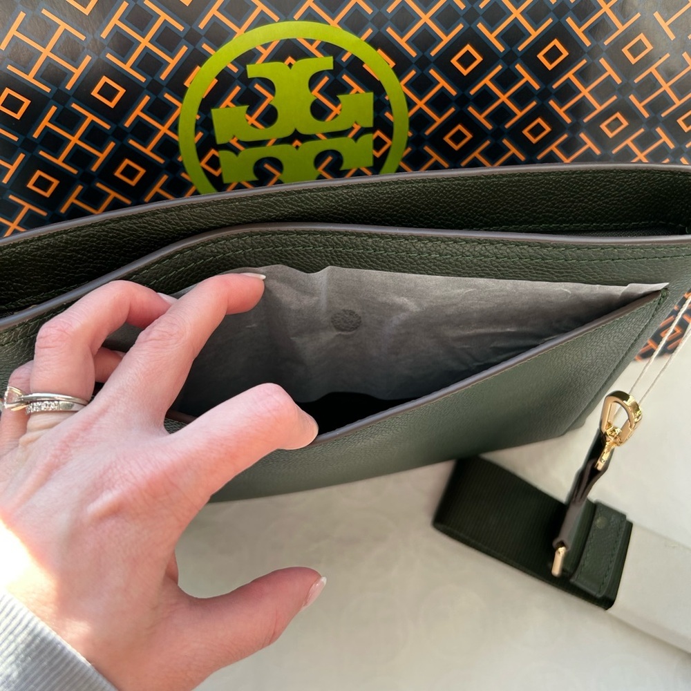 Tory Burch Blake Swingpack Crossbody Bag Basil Gold Green - Picture 4 of 9